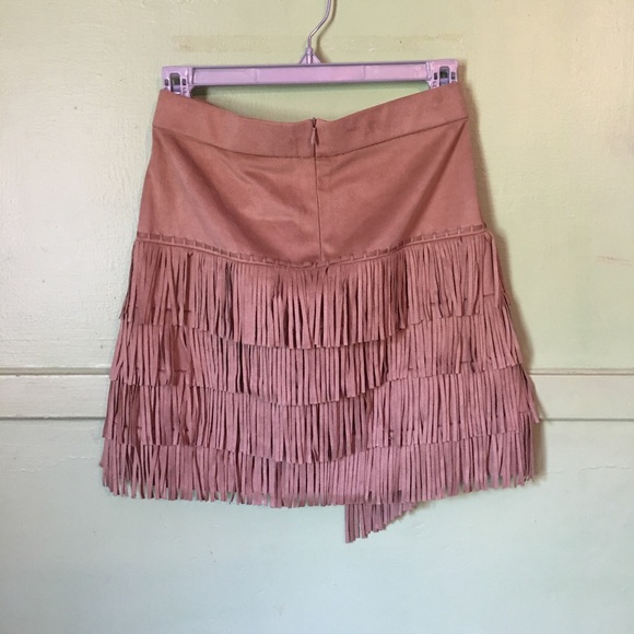 🌻Guess Fringe Mini Skirt🌻 - Picture 4 of 9